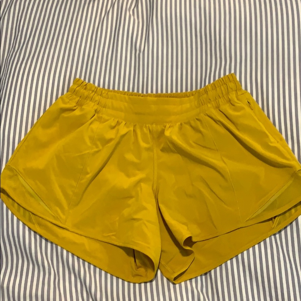 Lululemon Hotty Hot Shorts 4”